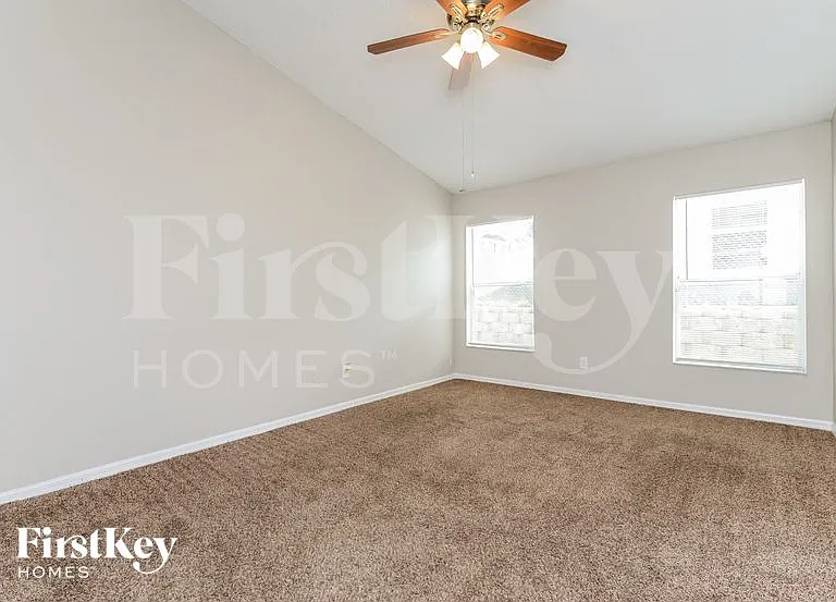 7547 Groveoak Dr — Photo 8