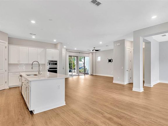4th image of 664 Rosewood Way