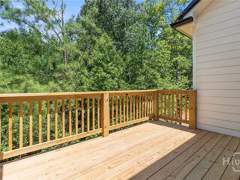 400 Ansley Dr — Photo 32