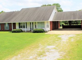 78 Lake Point Dr, Wetumpka, AL 36092