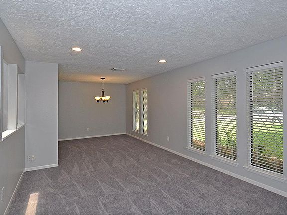 3rd image of 2118 Silver Falls Dr