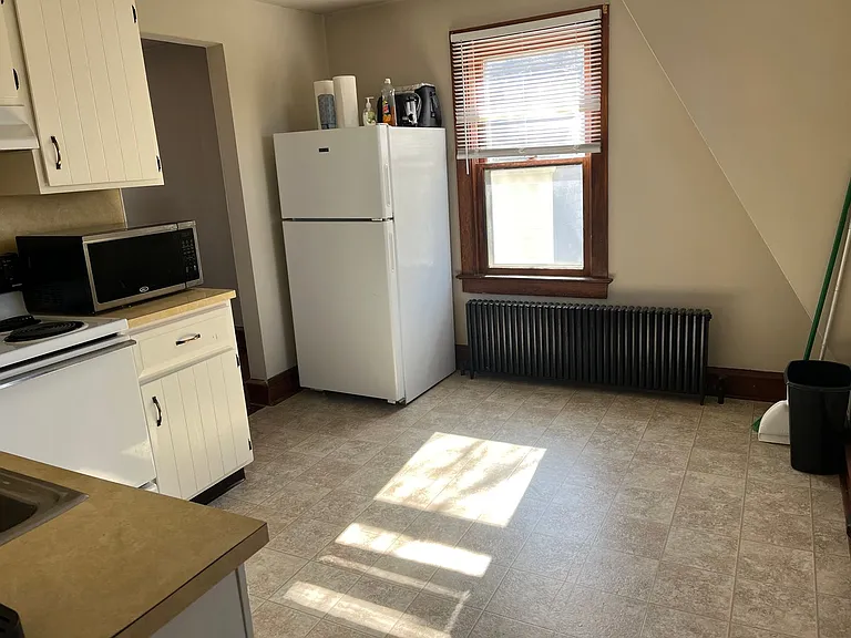 194 Shewell Ave — Photo 24