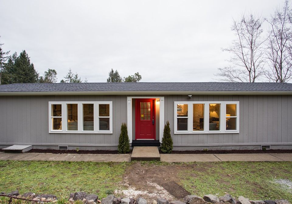 1st image of 1907 Lake Dr SW