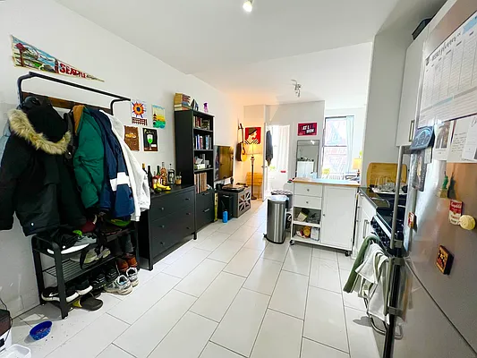 Rented by Bond New York | media 10