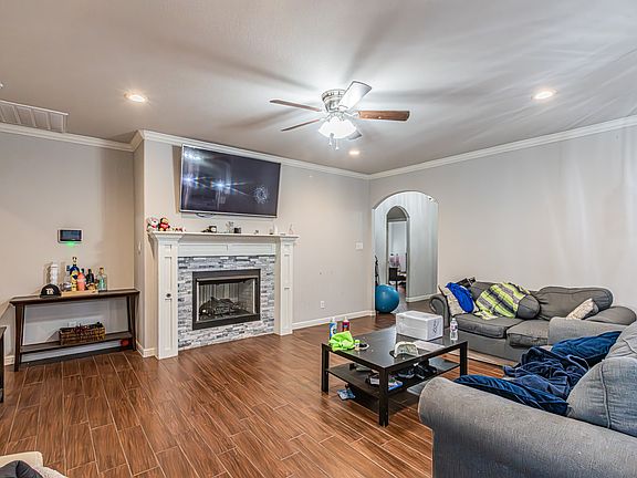 3rd image of 5512 Crowley St