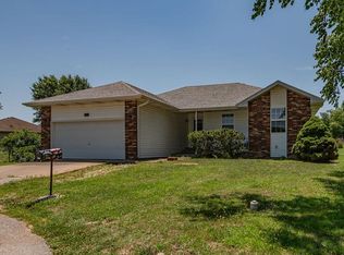405 Lynn Dr, Clever, MO 65631