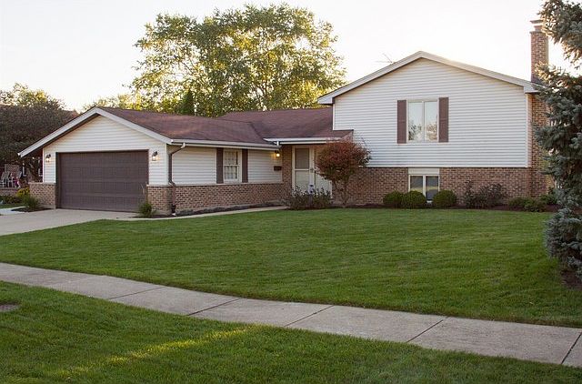 1st image of 2422 N Drury Ln