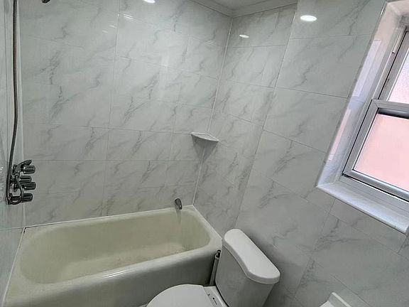 3rd image of 2440 Laconia Ave Floor 2