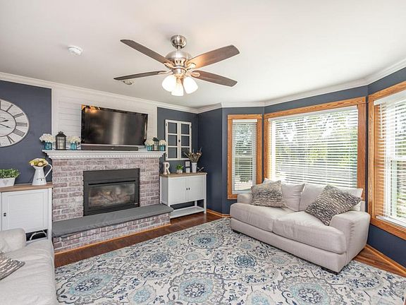 5th image of 1301 Fremont Ct