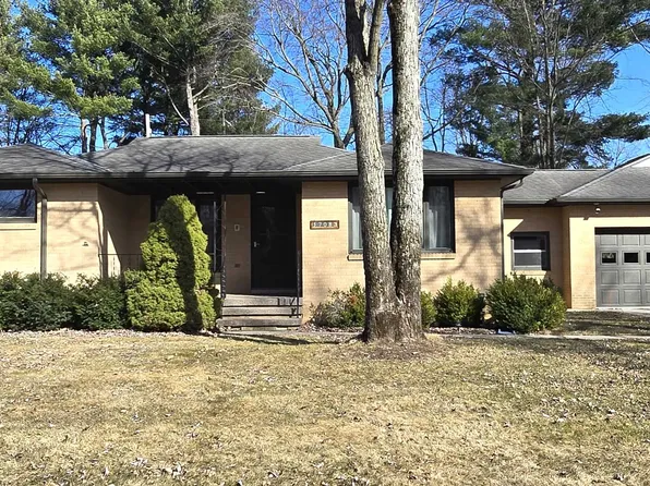 5708 Evergreen St, Midland, MI 48642