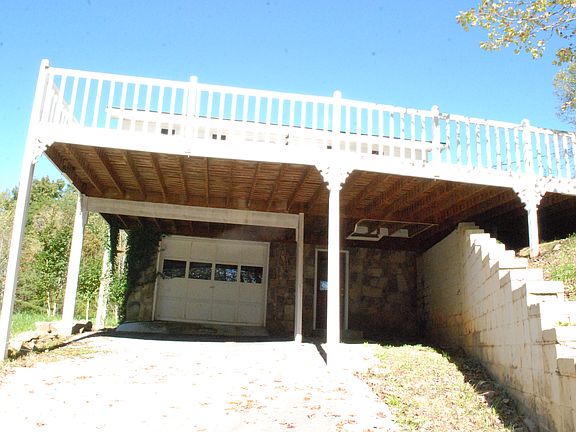 drive-in garage