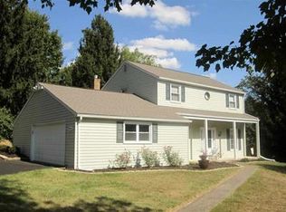 13 Fox Chase Dr, Harrisburg, PA 17111