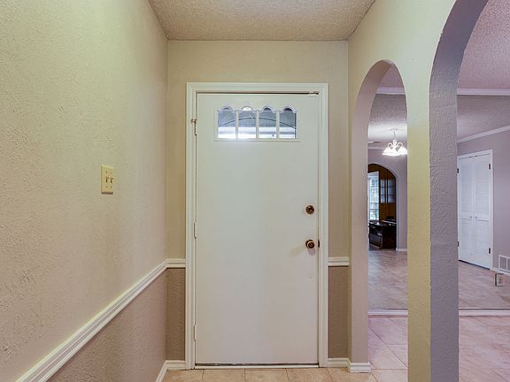 5th image of 9936 Farmington Dr