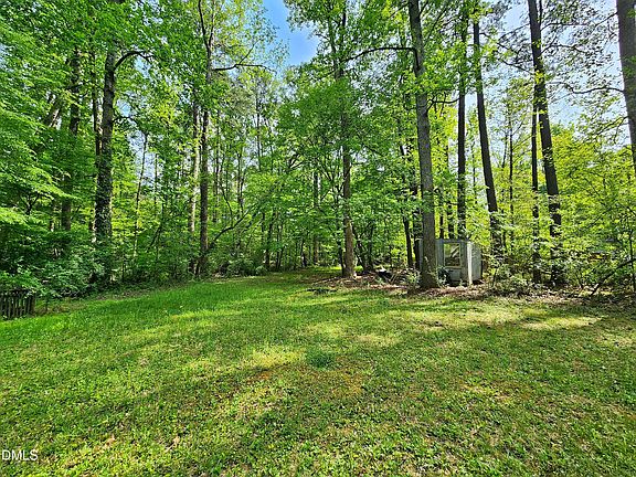 4th image of 2921 Carolyn Dr