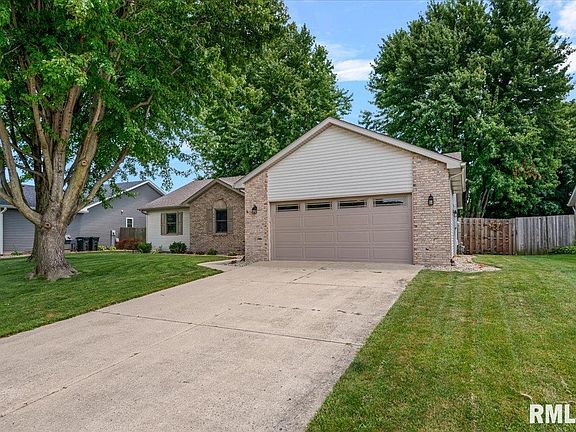 3rd image of 1500 Coralberry Ct
