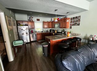 907 Sunset Ave, Manhattan, KS 66502