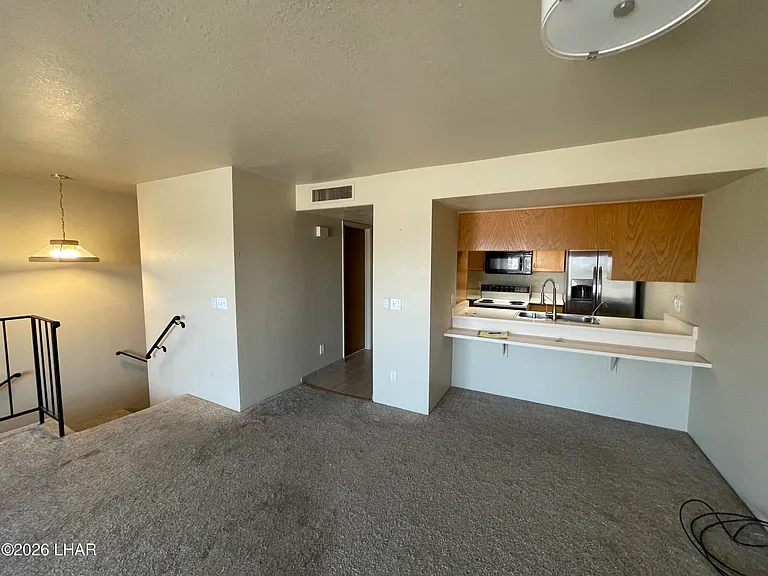 2121 Magnolia Dr #2 — Photo 7