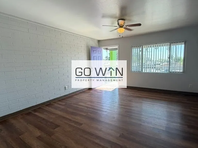 1325 N 30th Dr — Photo 28
