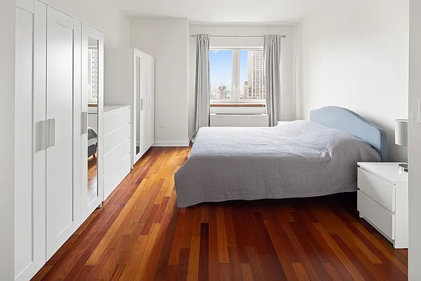 Rented by UbiQ NY | media 3