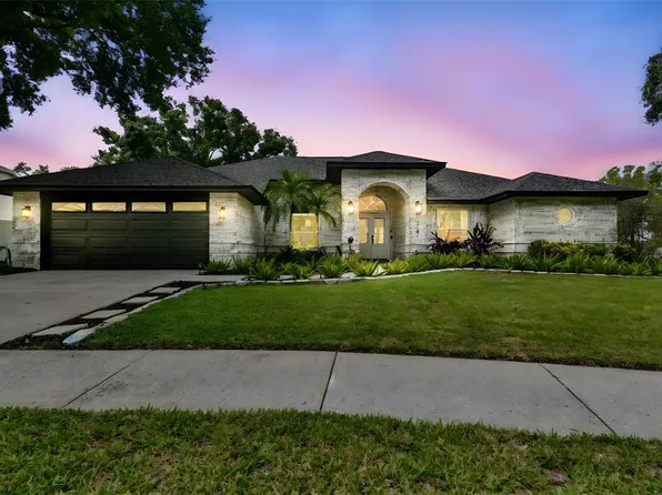 1727 Woodpond Way, Lutz, FL 33559