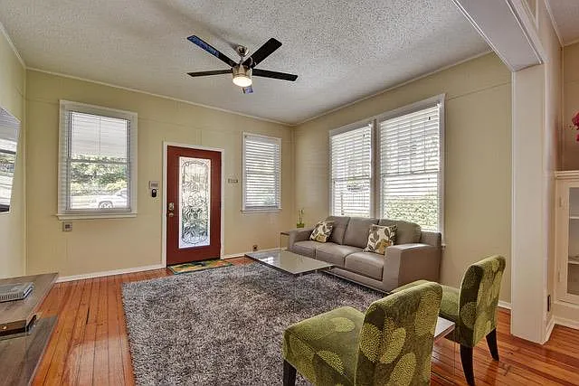 607 Baylor St #A — Photo 3