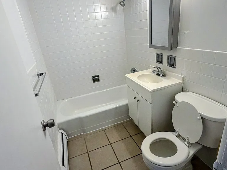 723 Grant Ave #3C — Photo 6