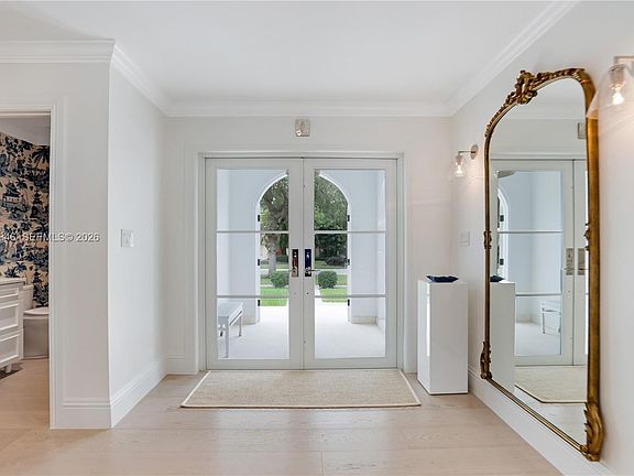 3rd image of 6901 Almansa St