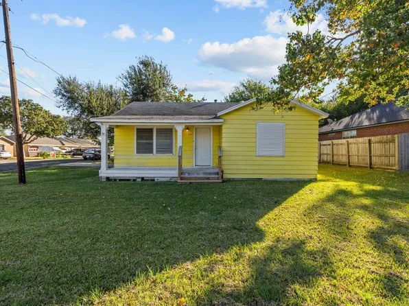 1916 N Logan St, Texas City, TX 77590