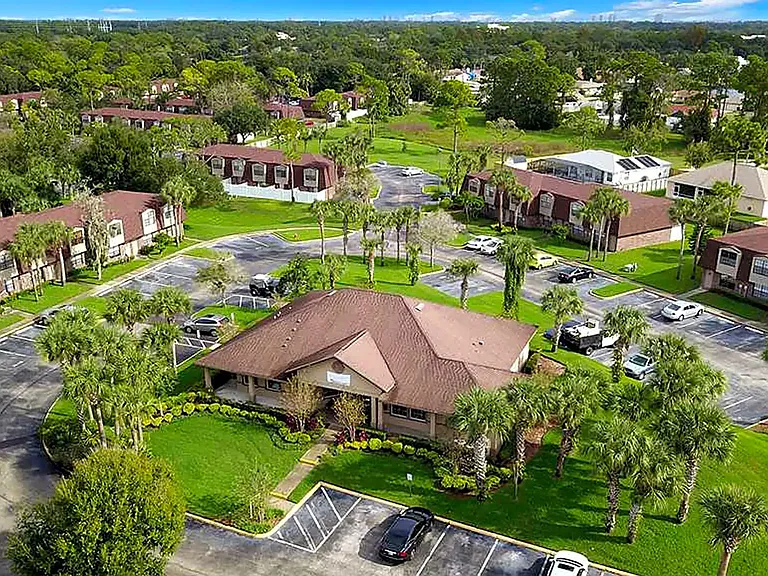 Overview Victoria Gardens Apartments