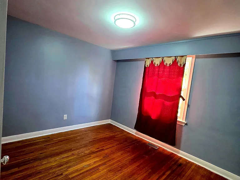 34 Crocus Dr #MAIN FLR — Photo 15