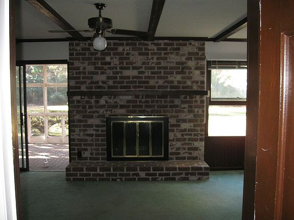 4th image of 2909 Whites Bridge Dr