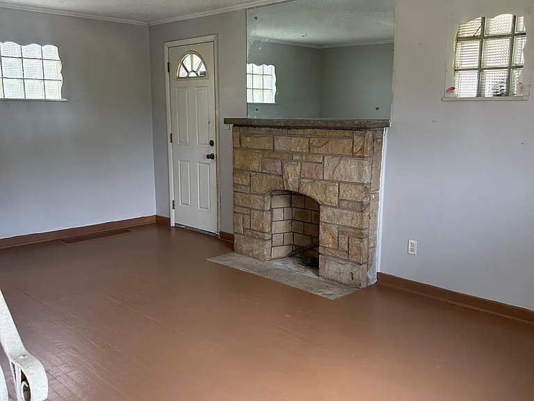3323 Edward St — Photo 9