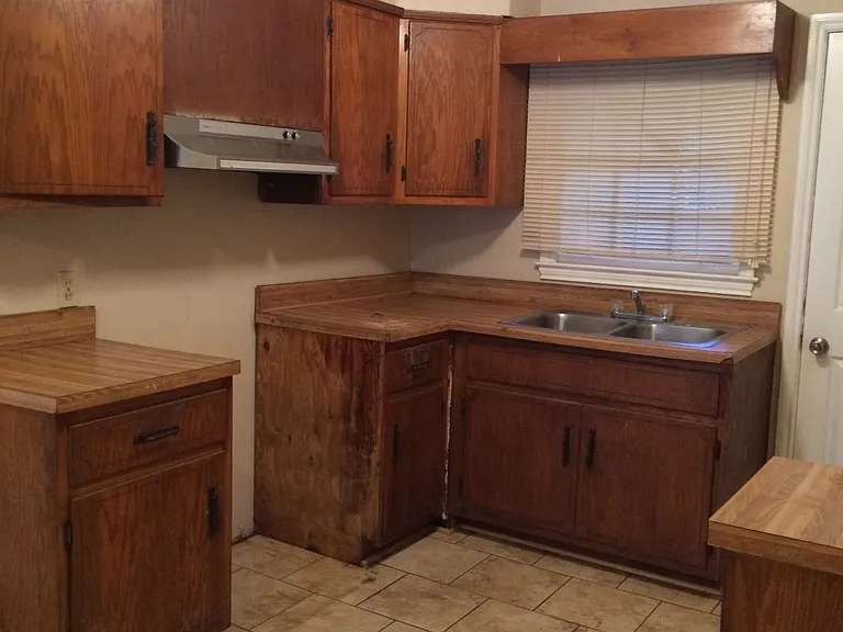 1710 W Whitney Ave — Photo 9