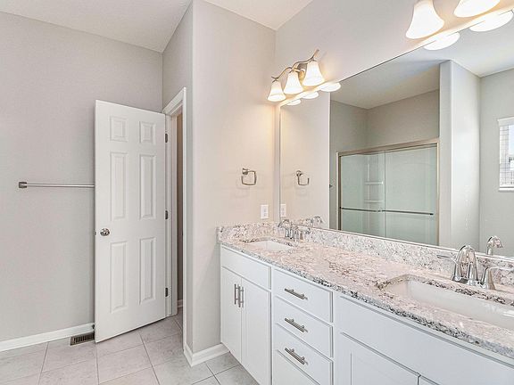 4th image of 5311 Helwig Ave