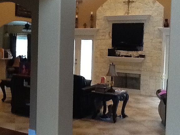 4th image of 724 Neches Oaks Blvd