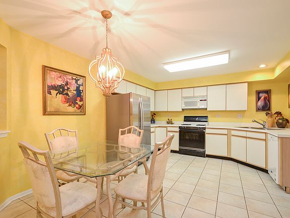 5th image of 580 Muskegan Ct #0
