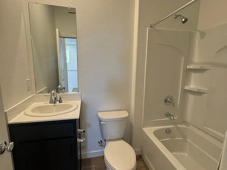 1109 Baylor Ter — Photo 4