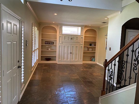 3rd image of 3536 Briargrove Ln