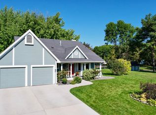 9402 Parkside Trl, Champlin, MN 55316