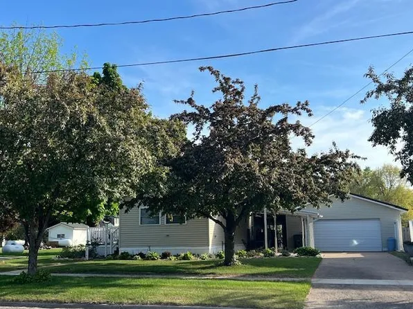 314 Chestnut Street, Harpers Ferry, IA 52146