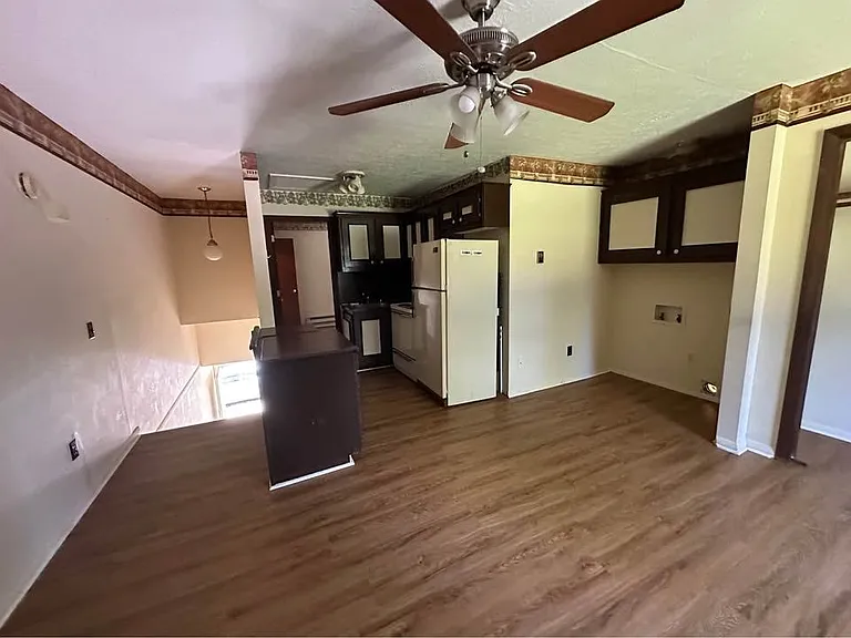 14682 Wallace Pike #7 — Photo 2