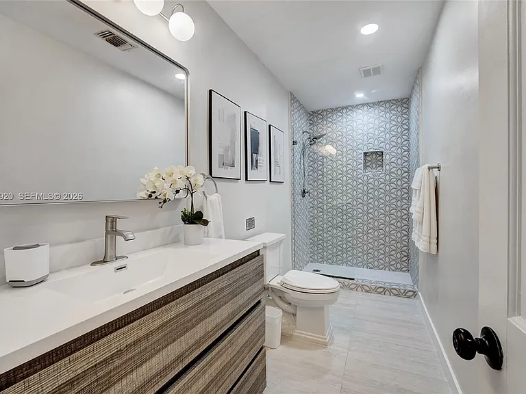 14330 SW 20th St — Photo 22