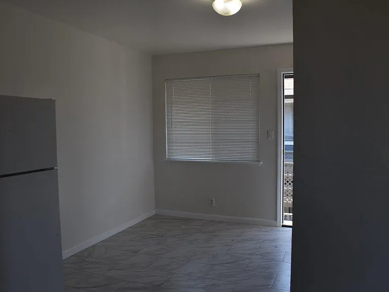 27942 Manon Ave #C — Photo 30