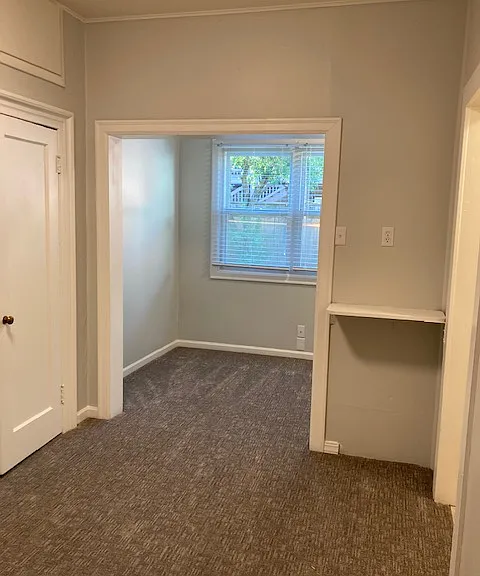 1819 W Riverside Ave #3 — Photo 1