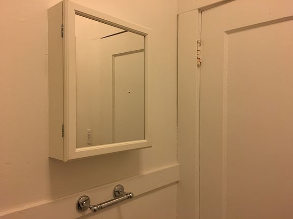 3rd image of 325 Franklin St APT 33
