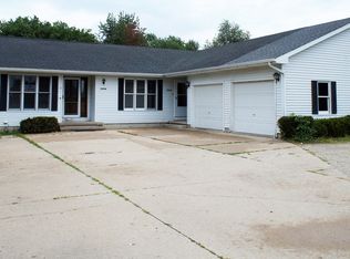 2550 N 4645th Rd #B, Somonauk, IL 60552