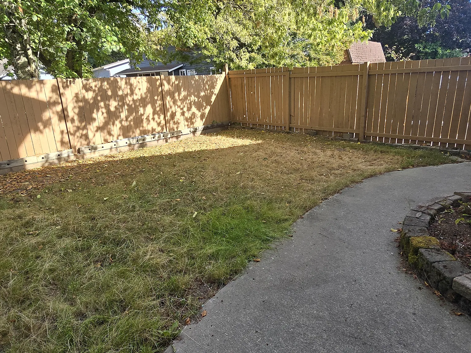 3 bed, 2.5 bath, 1600 sqft, $2,600 — Photo 3