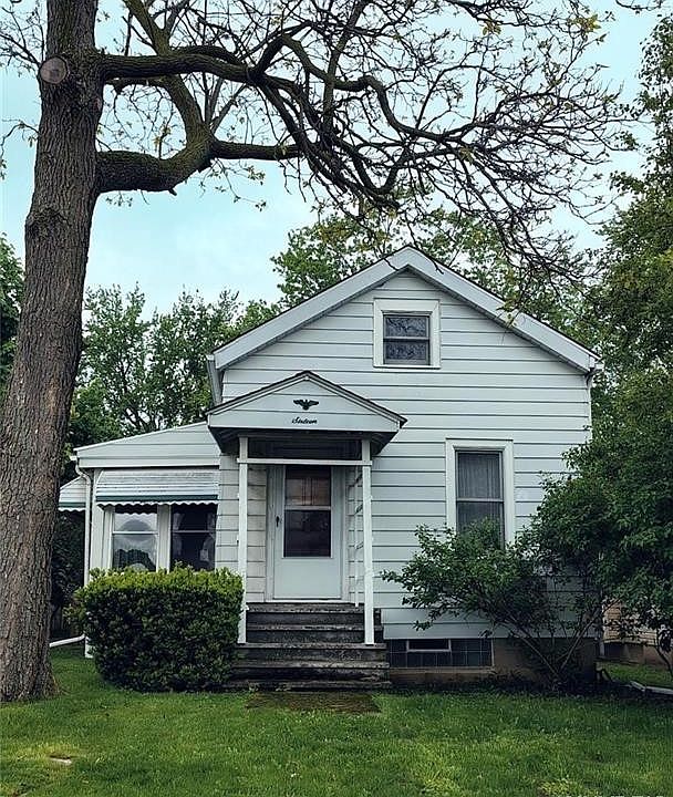 1st image of 16 Crestview Ave