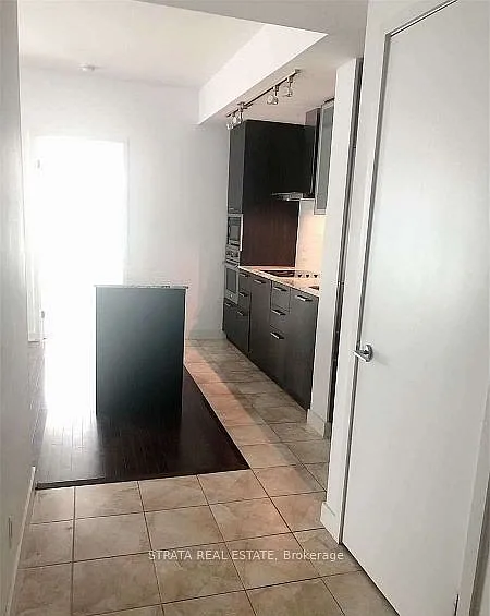 14 York St #902 — Photo 17
