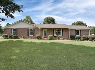 399 Parker Rd, Portland, TN 37148